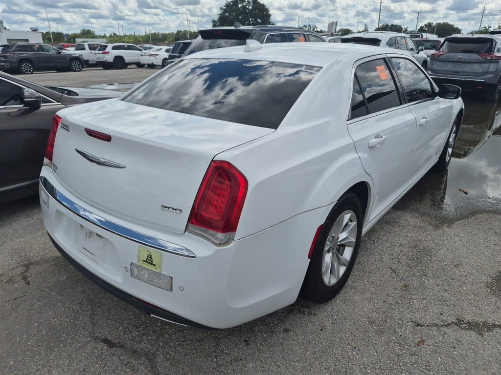 2015 Chrysler 300 - $8,228