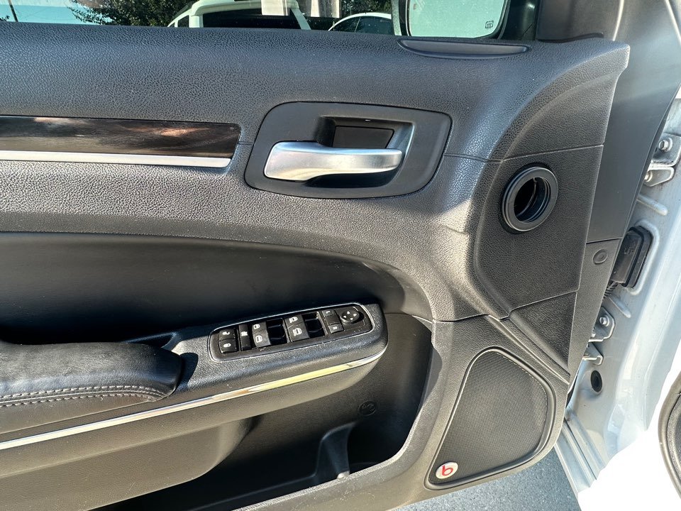 2015 Chrysler 300 - $8,228