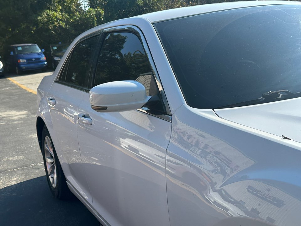 2015 Chrysler 300 - $8,228