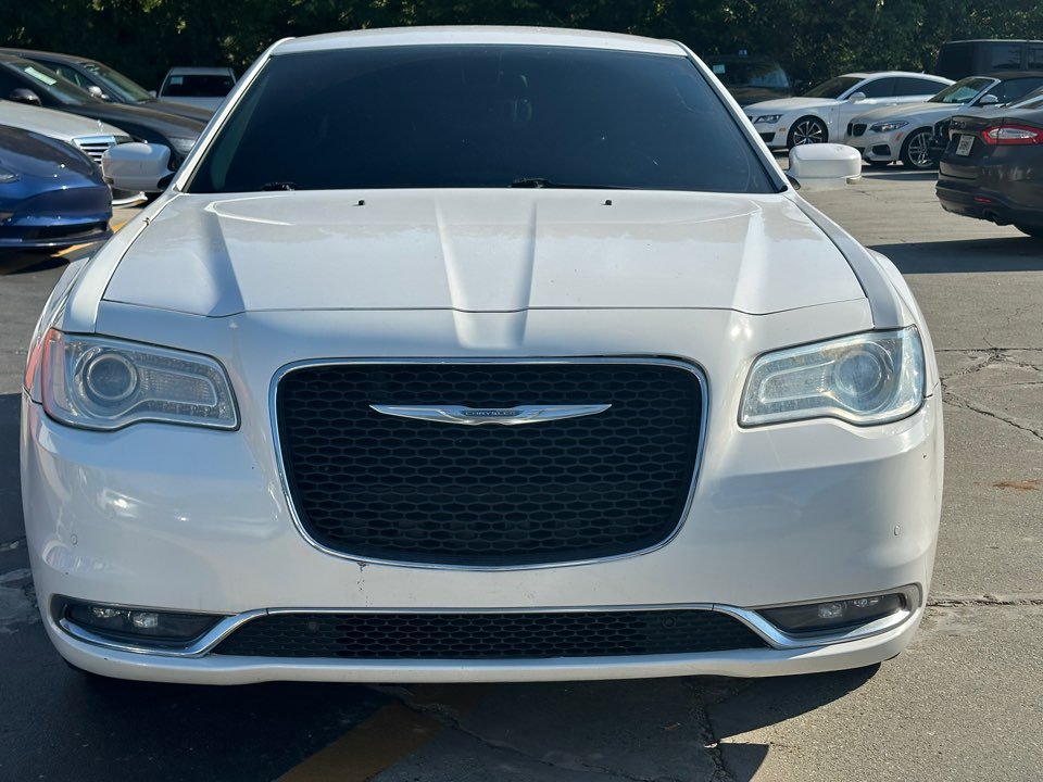 2015 Chrysler 300 - $8,228