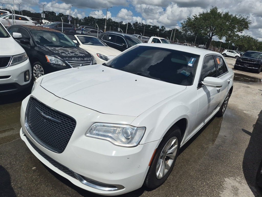 2015 Chrysler 300 - $8,228