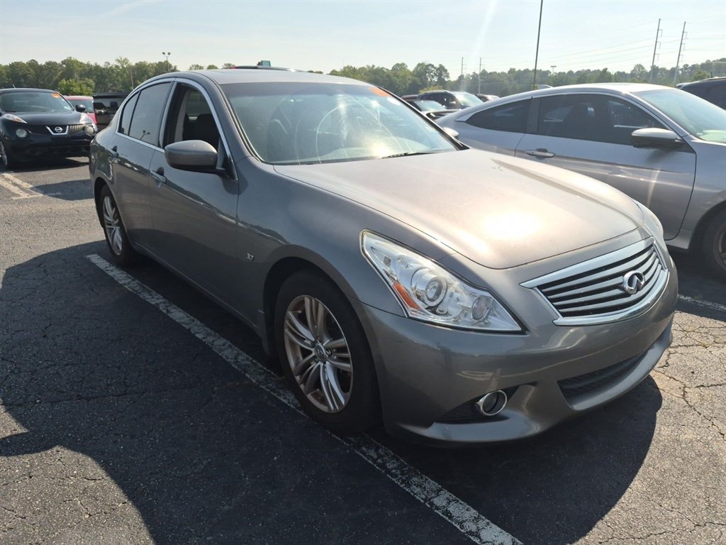 2015 INFINITI Q40 - $8,888
