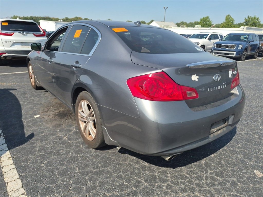 2015 INFINITI Q40 - $8,888