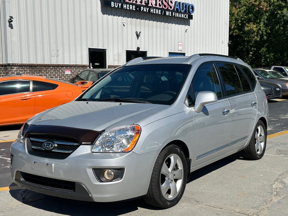  2007 Kia Rondo EX   