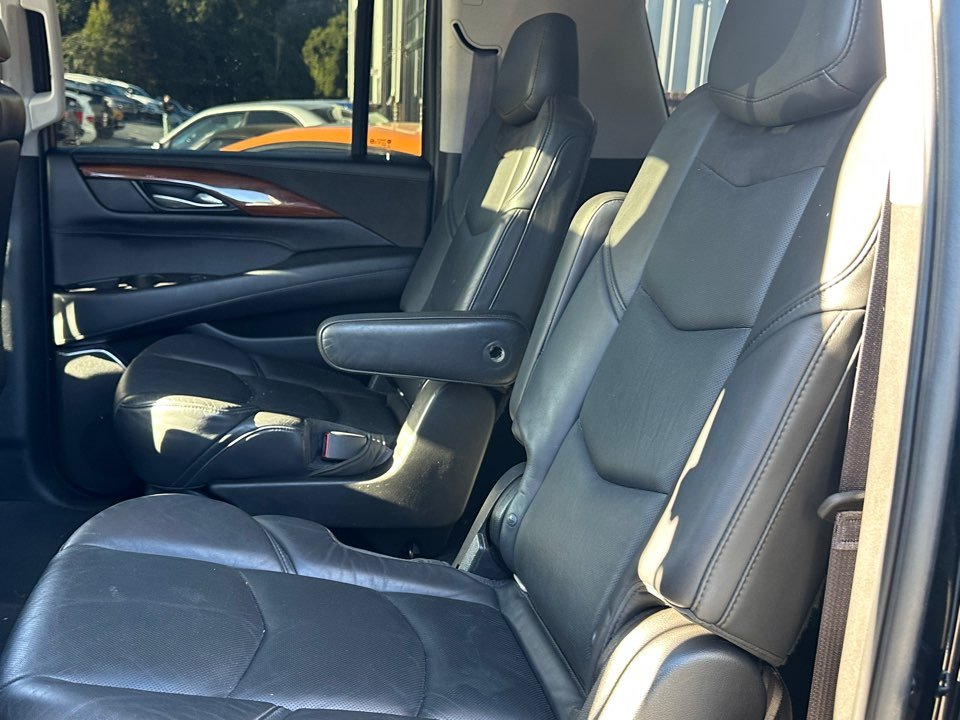 2015 Cadillac Escalade - $17,995