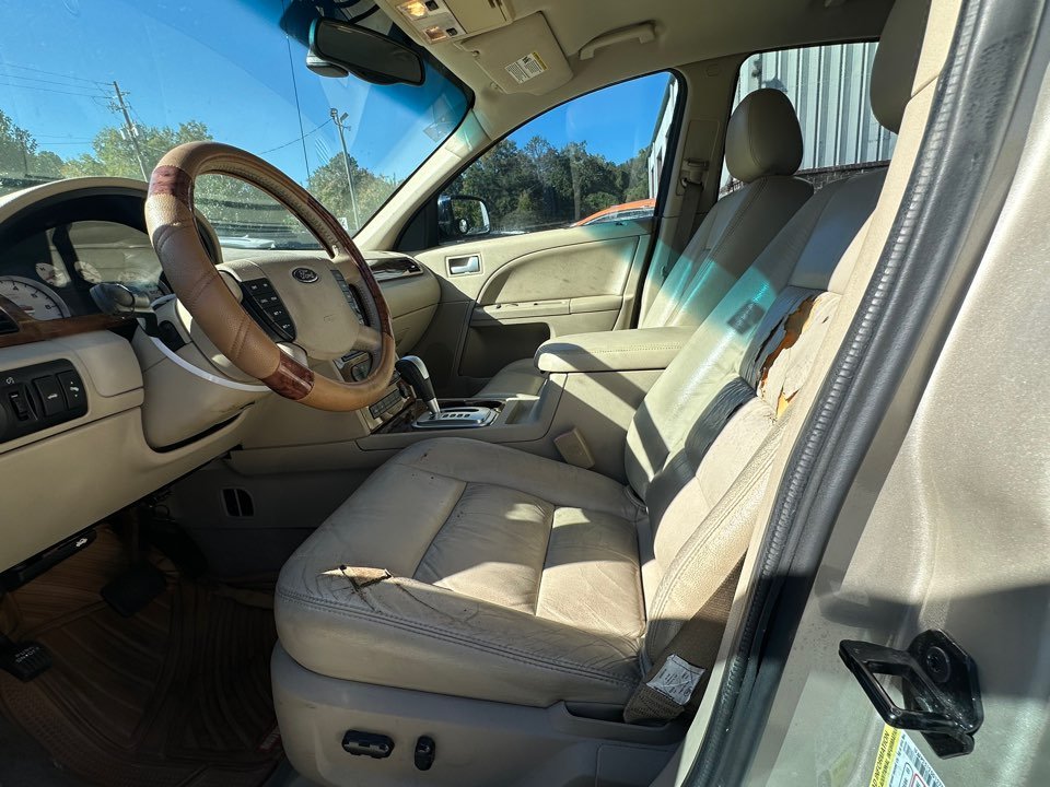 2005 Ford Five Hundred - $4,995