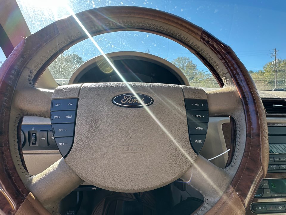 2005 Ford Five Hundred - $4,995