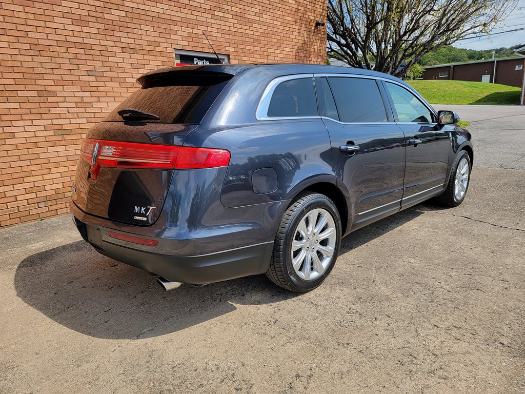 2014 Lincoln MKT - $9,900