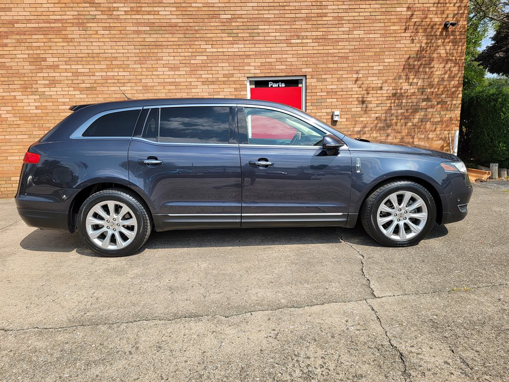 2014 Lincoln MKT - $9,900