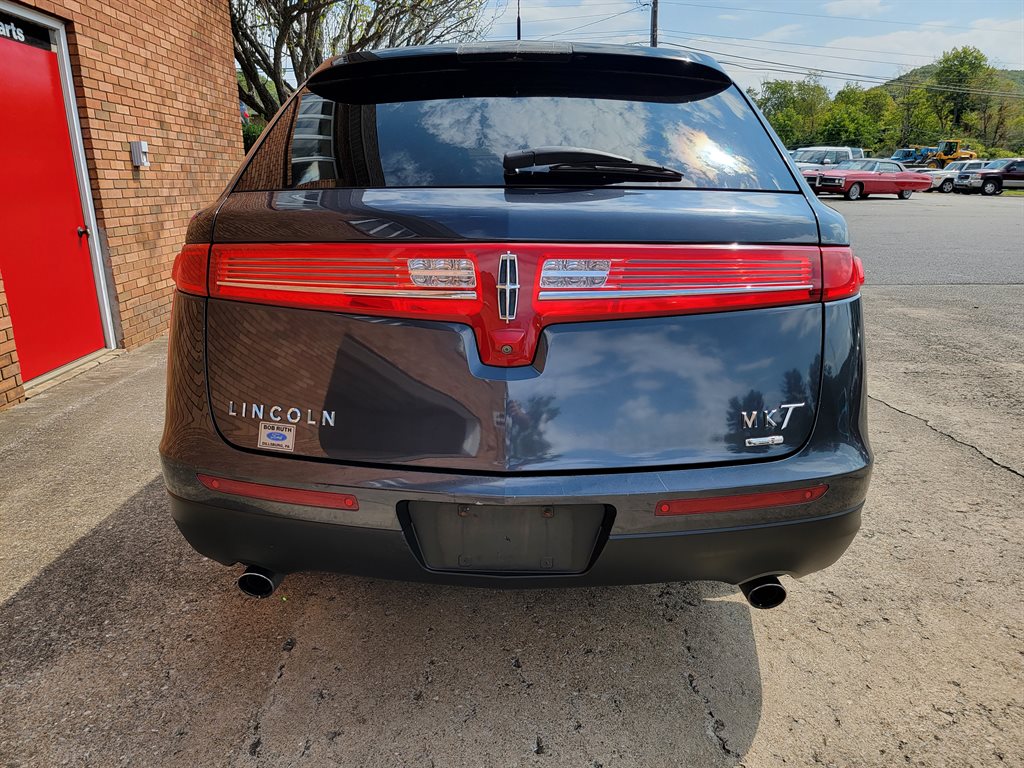 2014 Lincoln MKT - $9,900