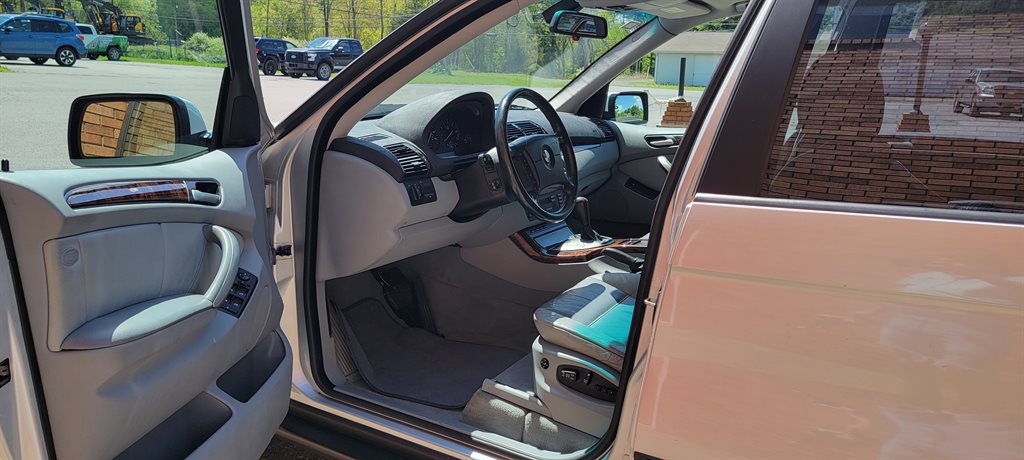 2002 BMW X5 3.0i photo