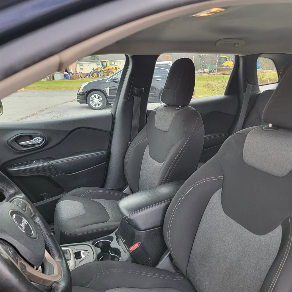 2014 Jeep Cherokee - $7,995
