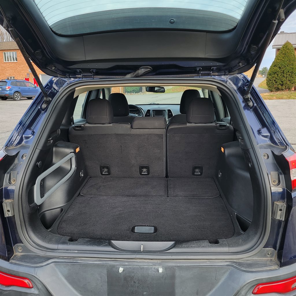 2014 Jeep Cherokee - $7,995