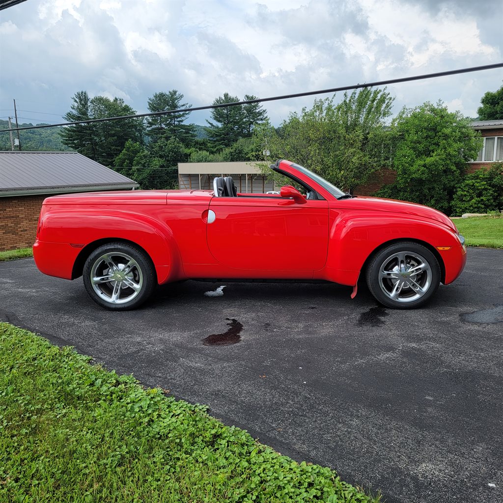2005 Chevrolet SSR - $16,900