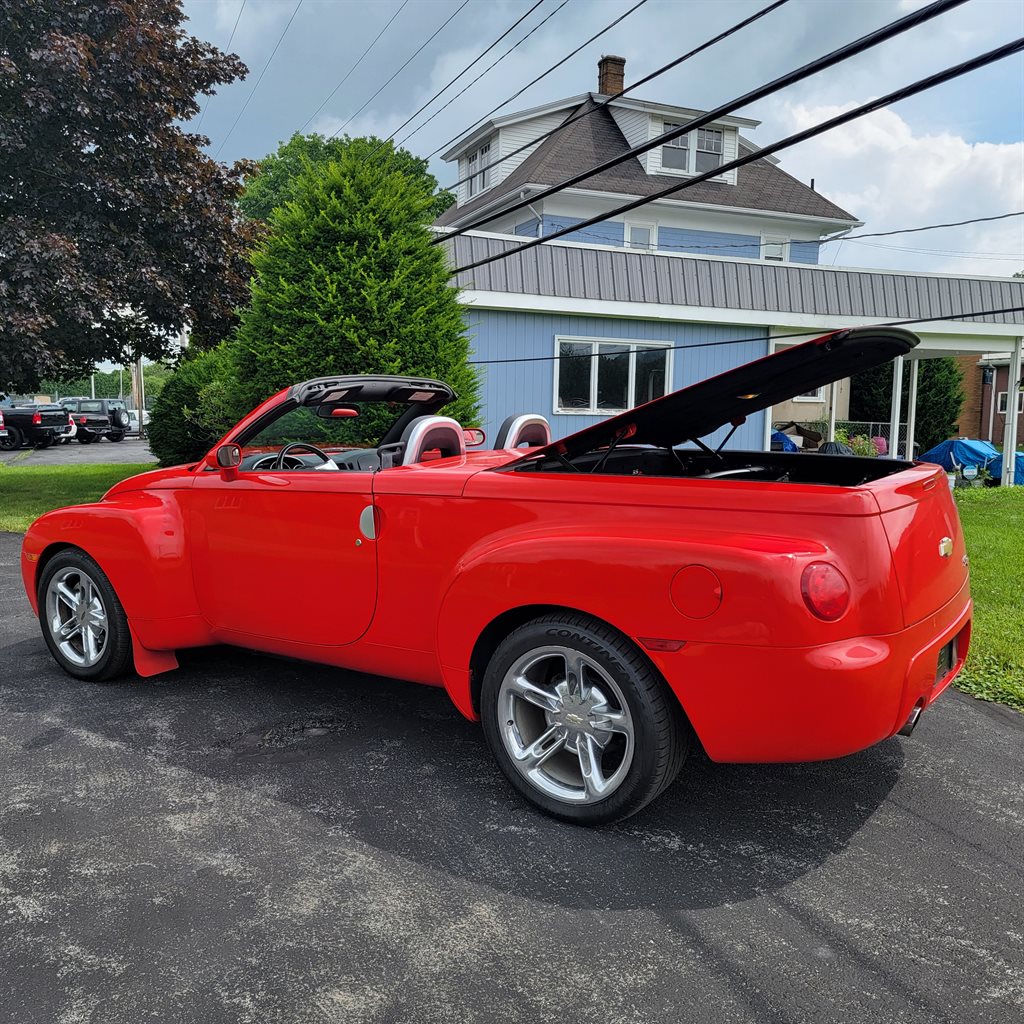 2005 Chevrolet SSR - $16,900