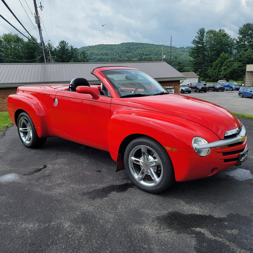 2005 Chevrolet SSR - $16,900