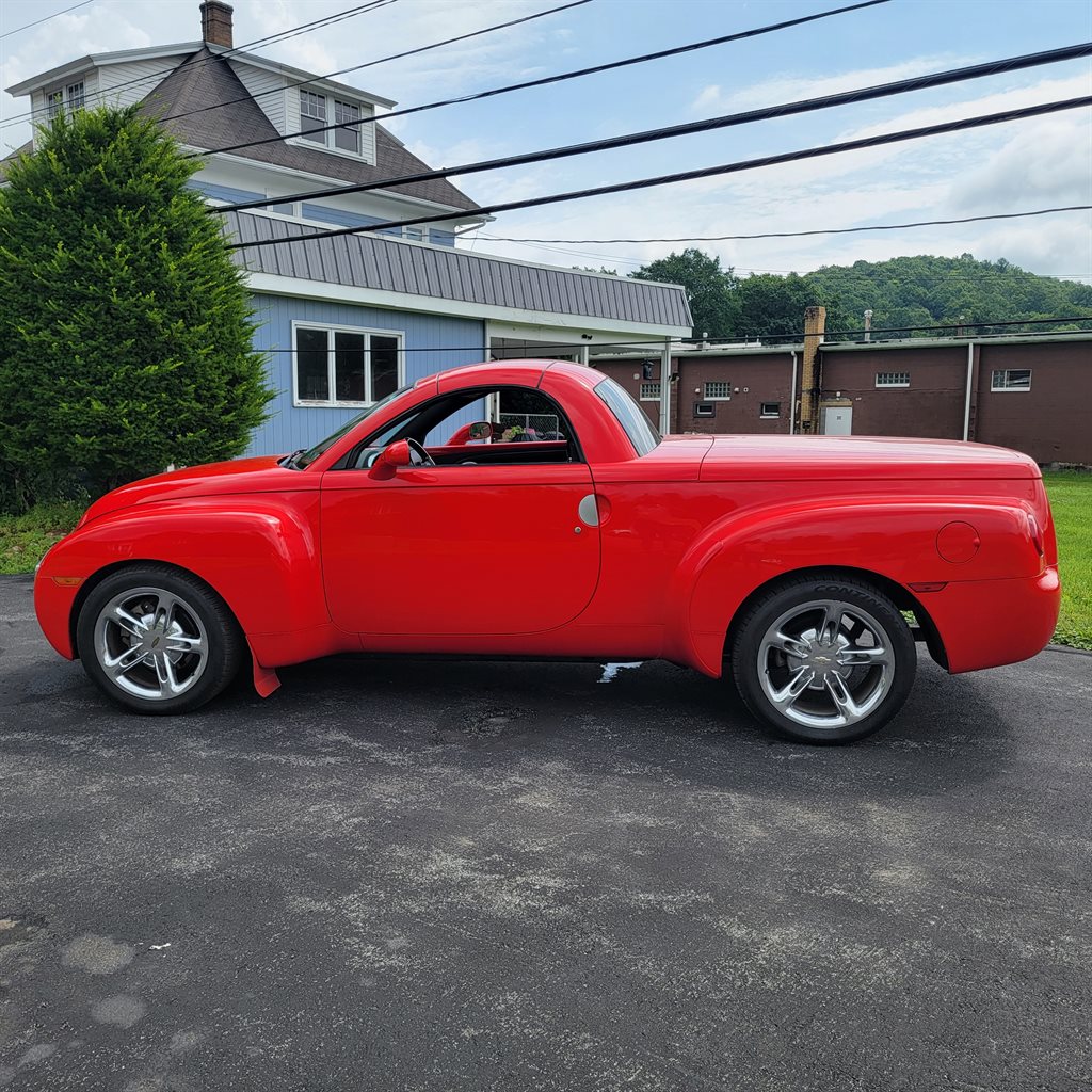 2005 Chevrolet SSR - $16,900
