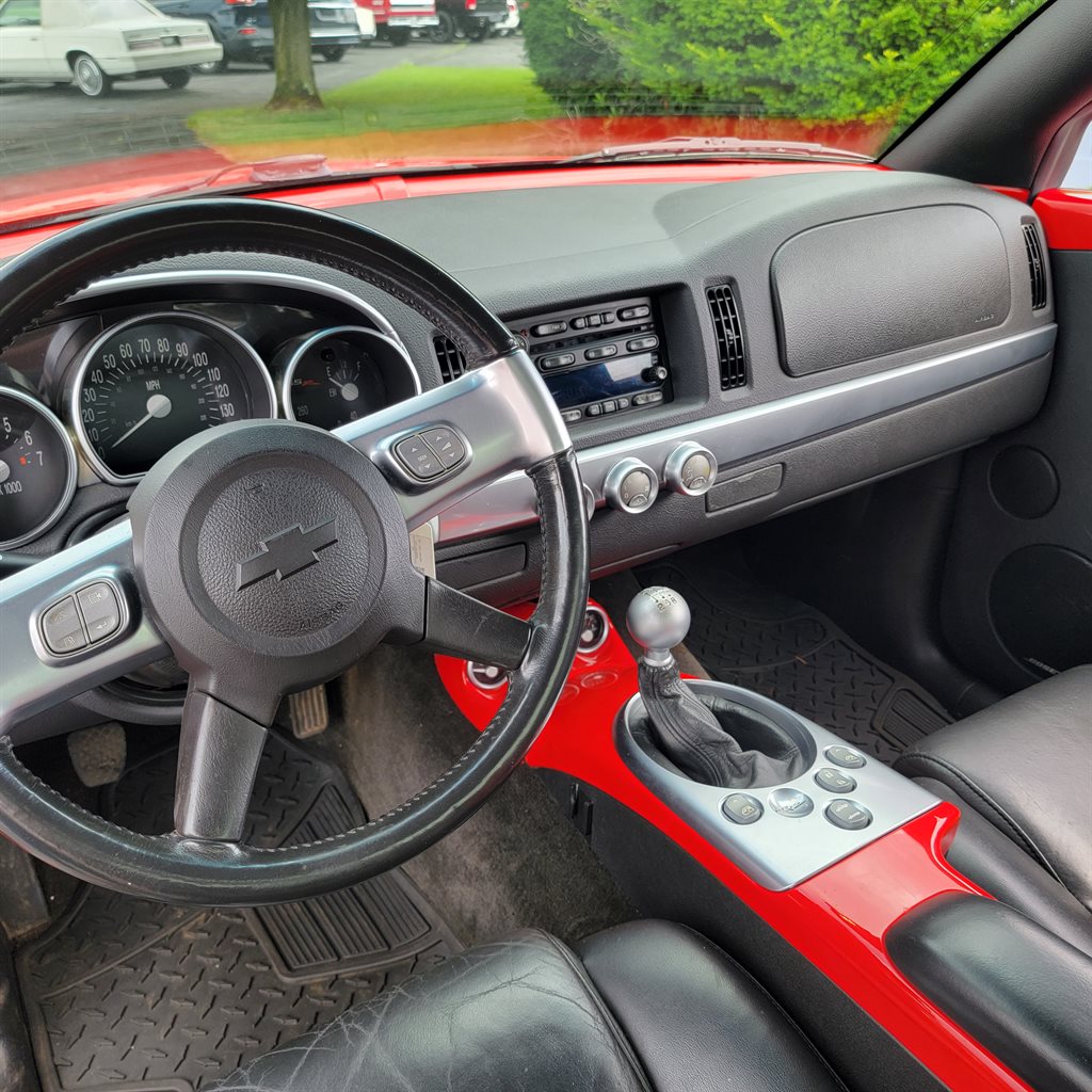 2005 Chevrolet SSR - $16,900