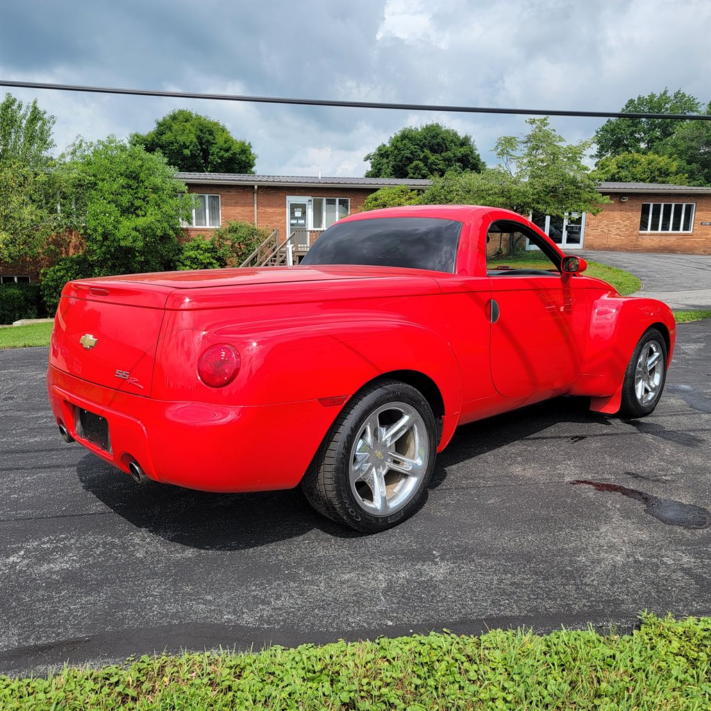 2005 Chevrolet SSR - $16,900