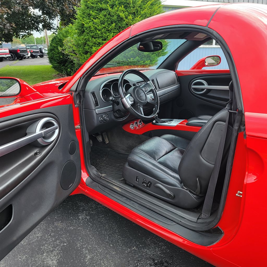 2005 Chevrolet SSR - $16,900