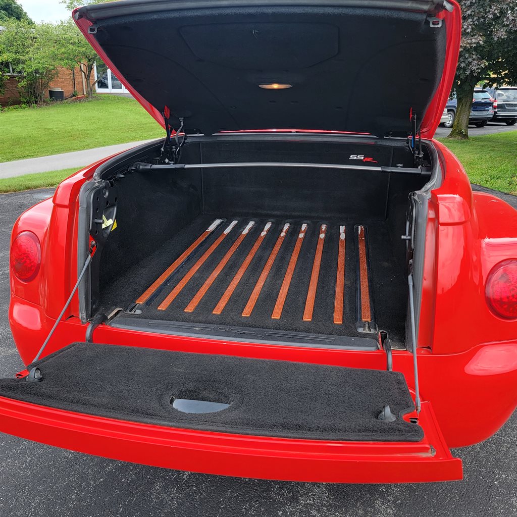 2005 Chevrolet SSR - $16,900