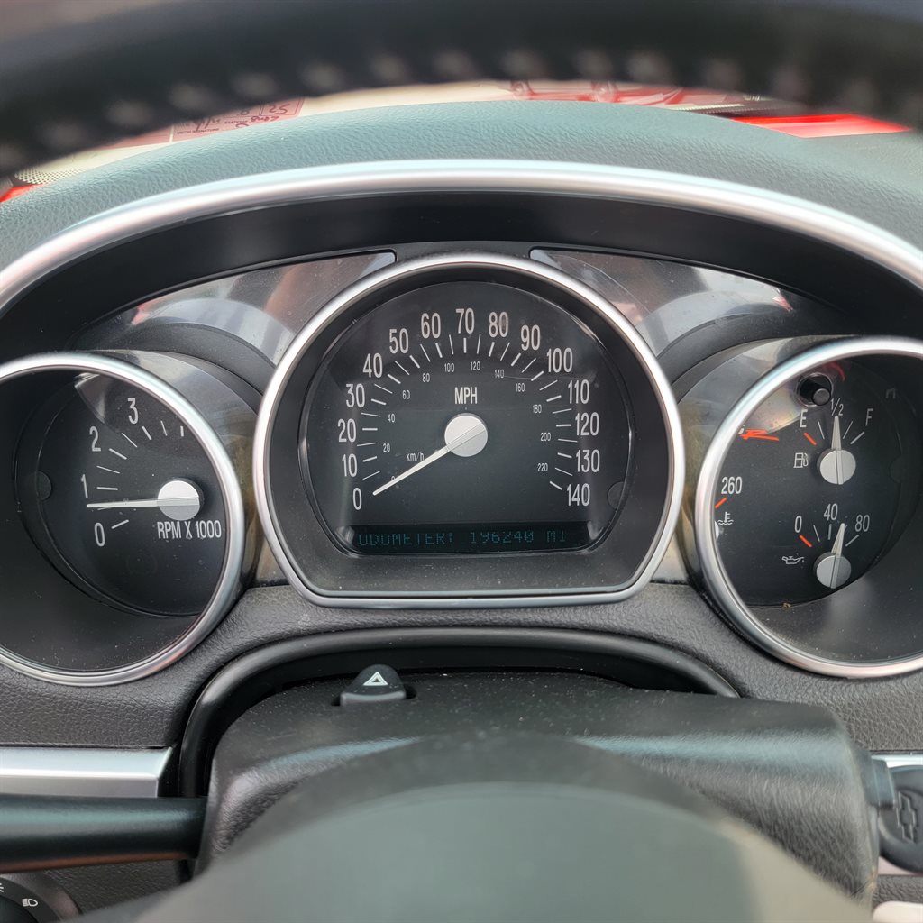 2005 Chevrolet SSR - $16,900