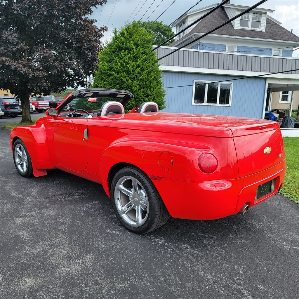 2005 Chevrolet SSR - $16,900