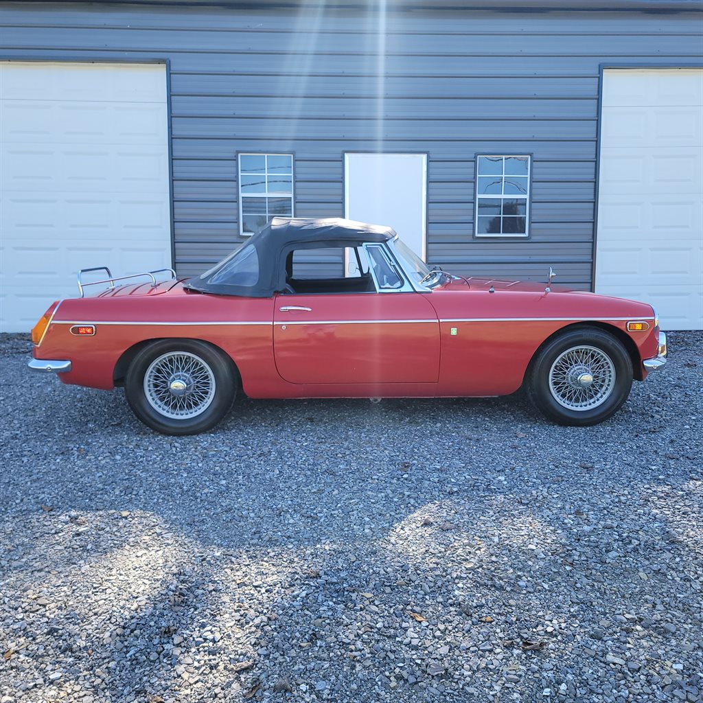 1971 MG MGB - $11,900