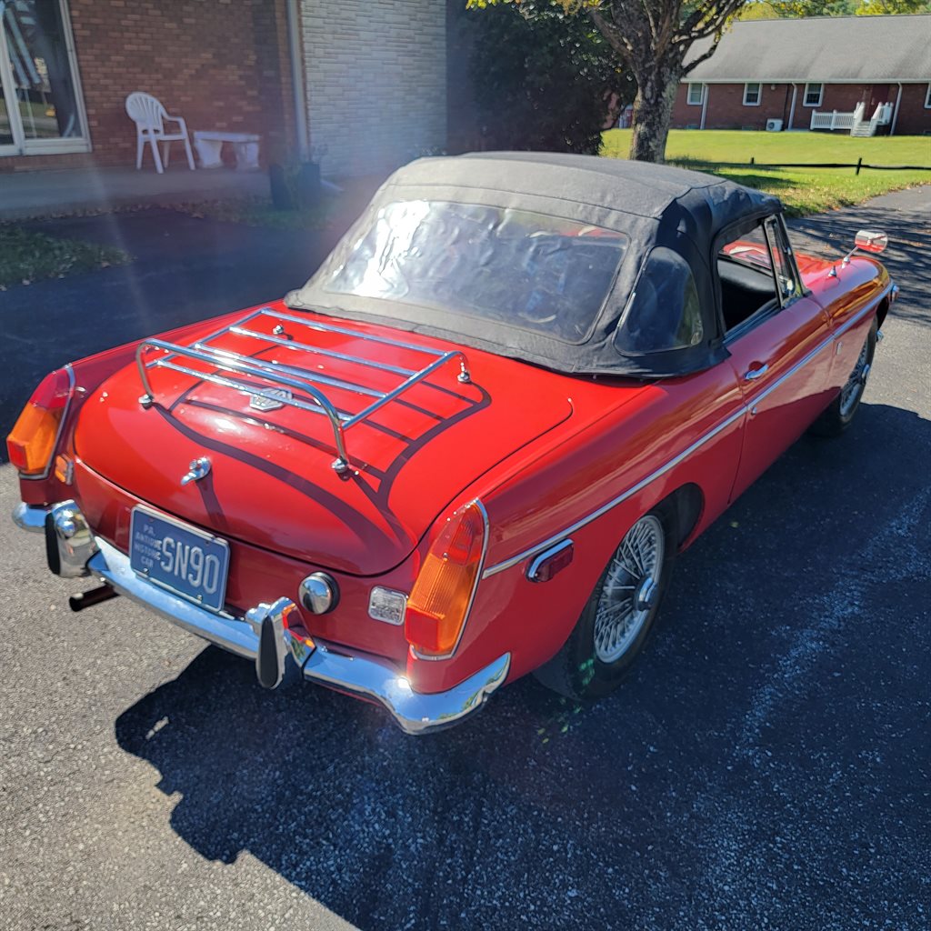1971 MG MGB - $11,900