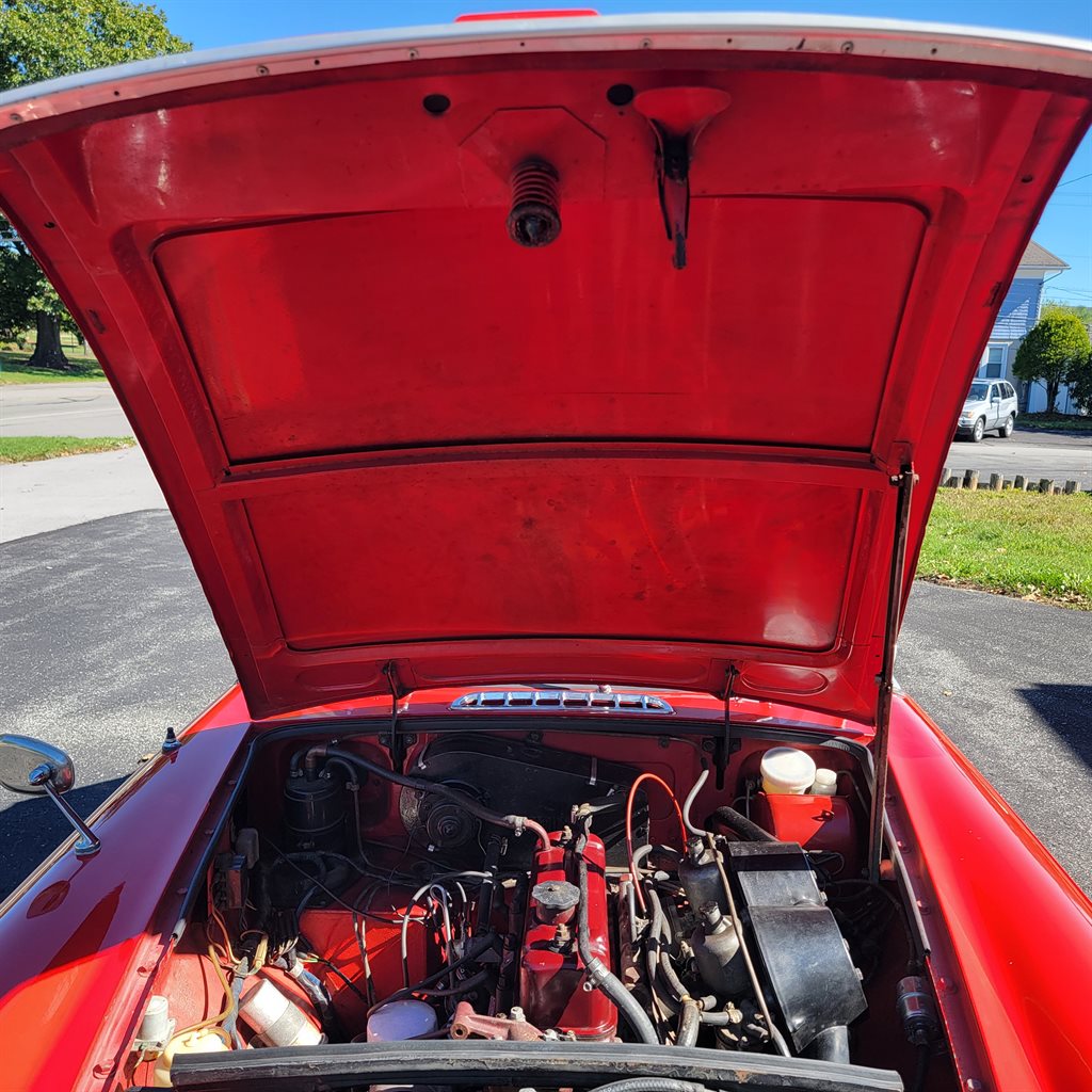 1971 MG MGB - $11,900