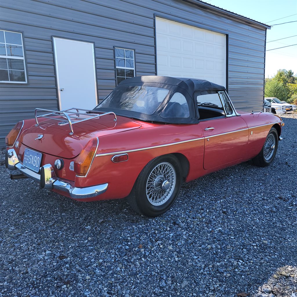 1971 MG MGB - $11,900