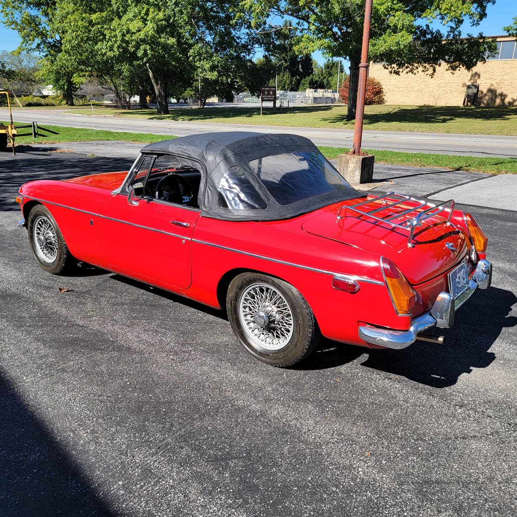 1971 MG MGB - $11,900