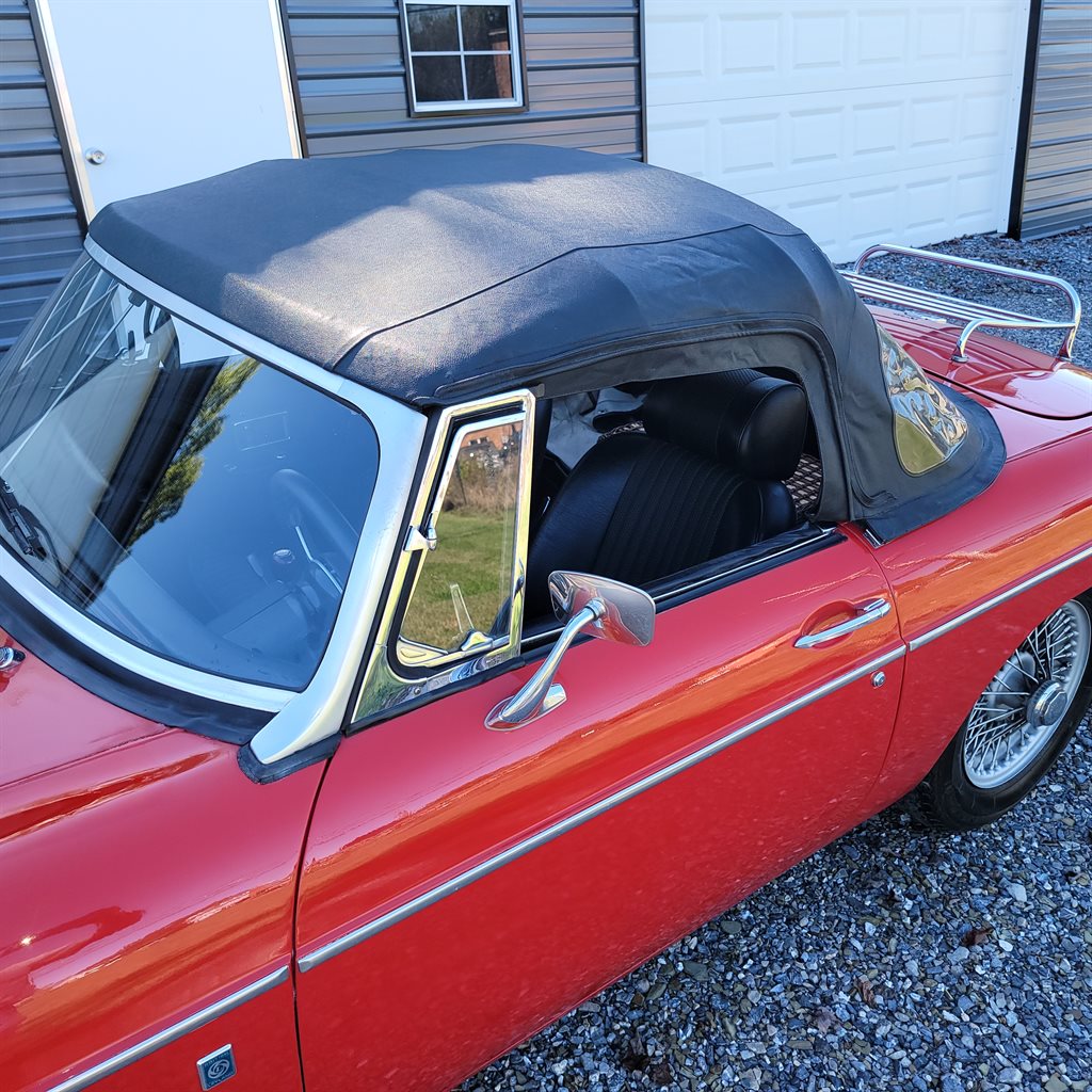 1971 MG MGB - $11,900