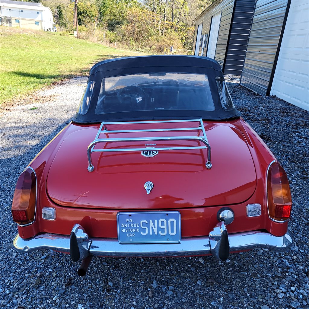 1971 MG MGB - $11,900