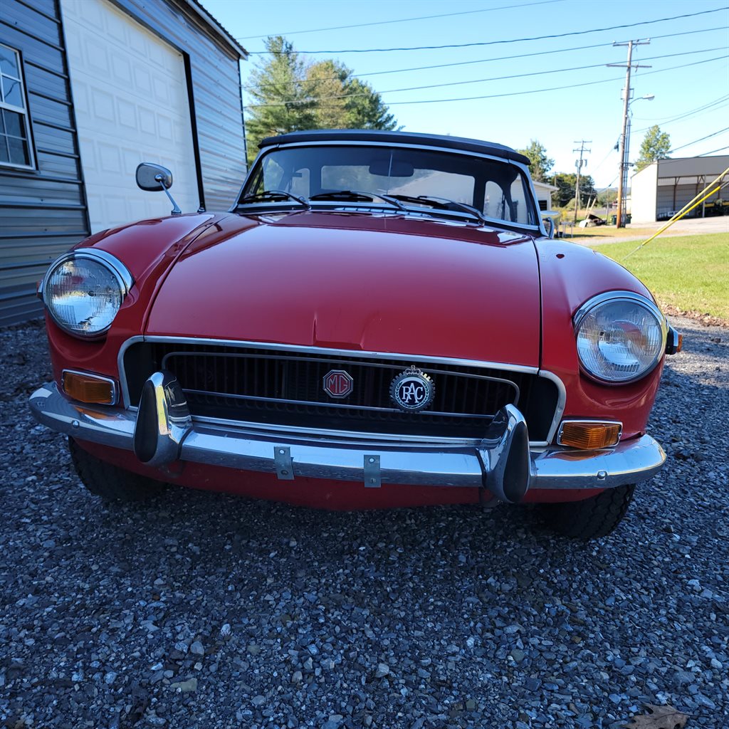 1971 MG MGB - $11,900