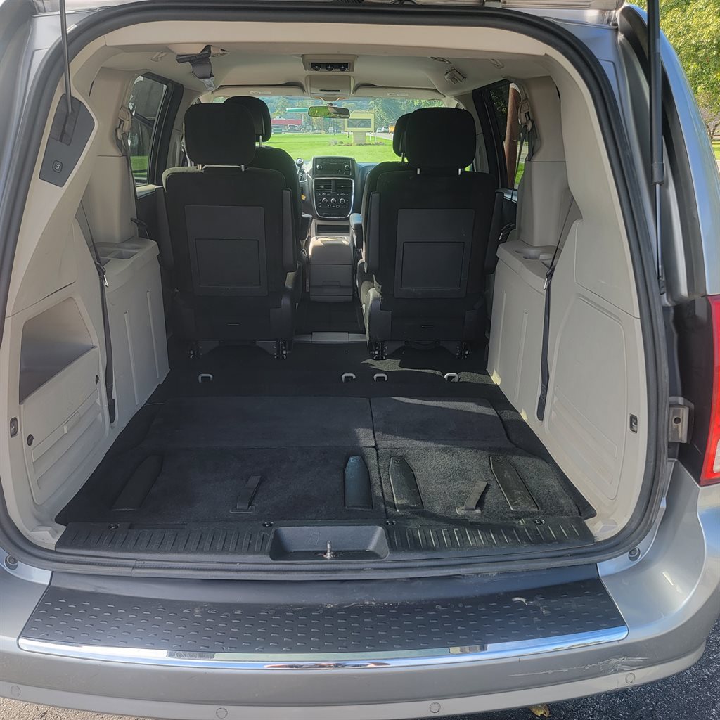 2016 Dodge Grand Caravan - $3,400