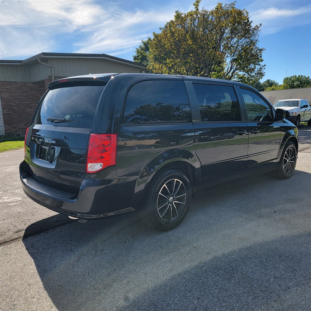 2015 Dodge Grand Caravan - $5,400