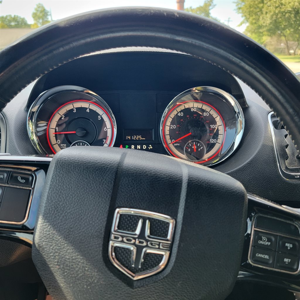 2015 Dodge Grand Caravan - $5,400