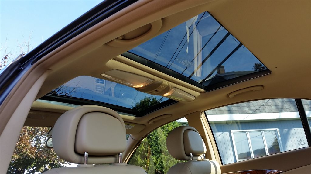 2009 Mercedes-Benz E-Class - $19,800