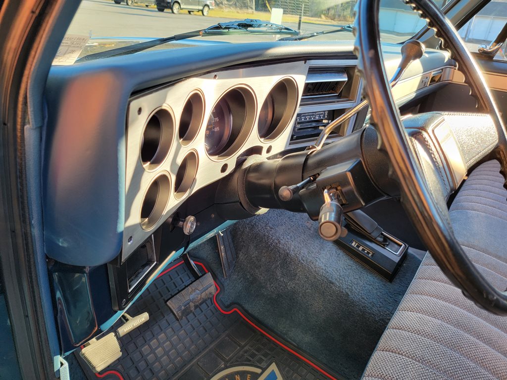 1987 CHEVROLET V Conventional Pickup - $35,900