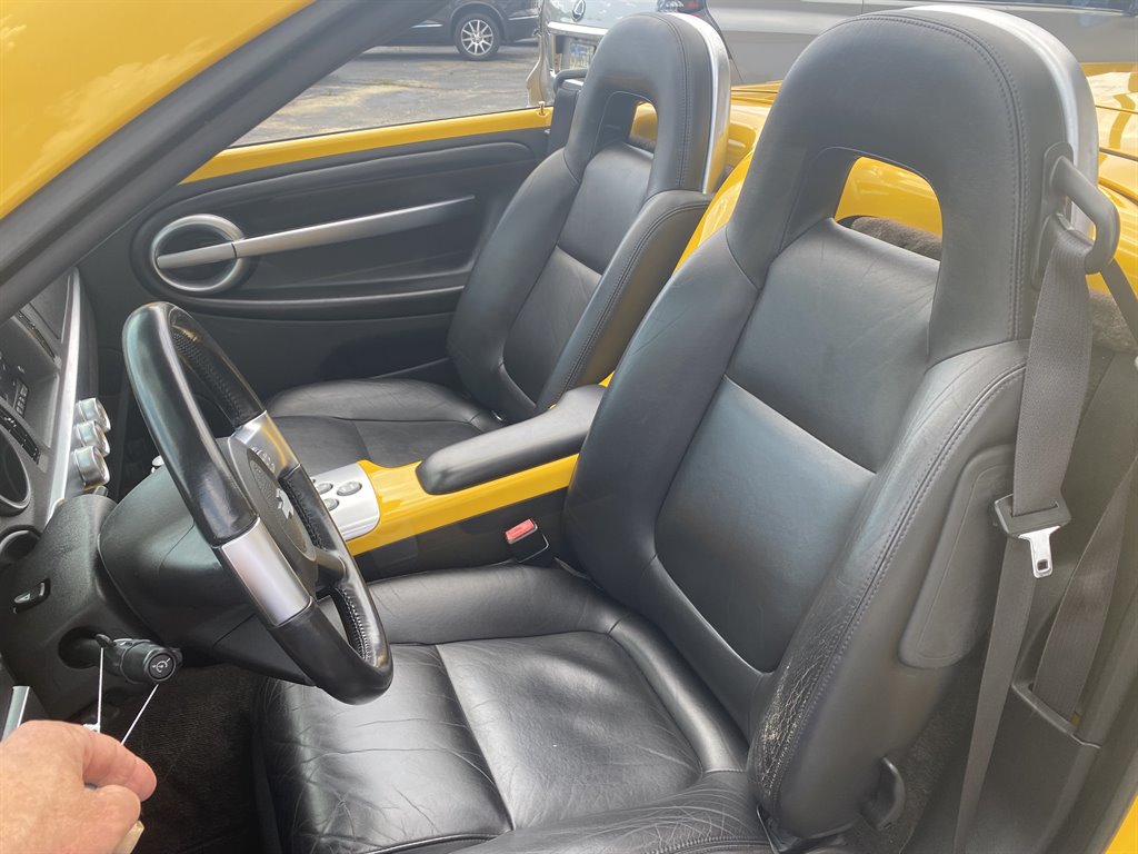 2004 Chevrolet SSR - $17,988