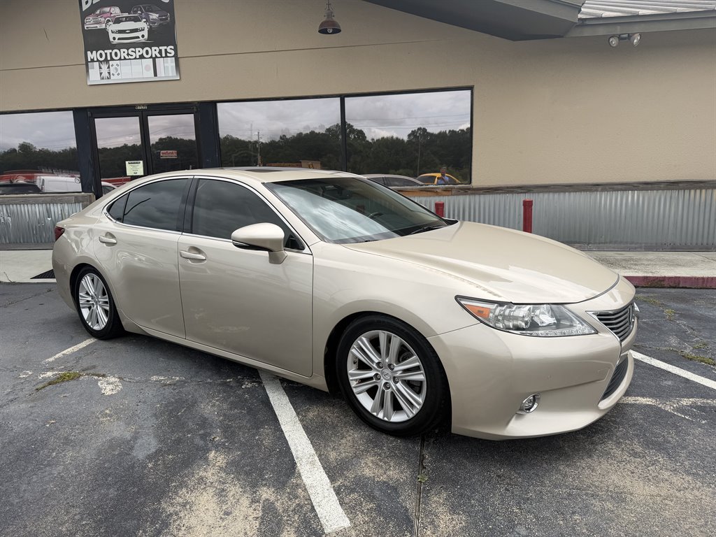 2014 Lexus ES - $12,988
