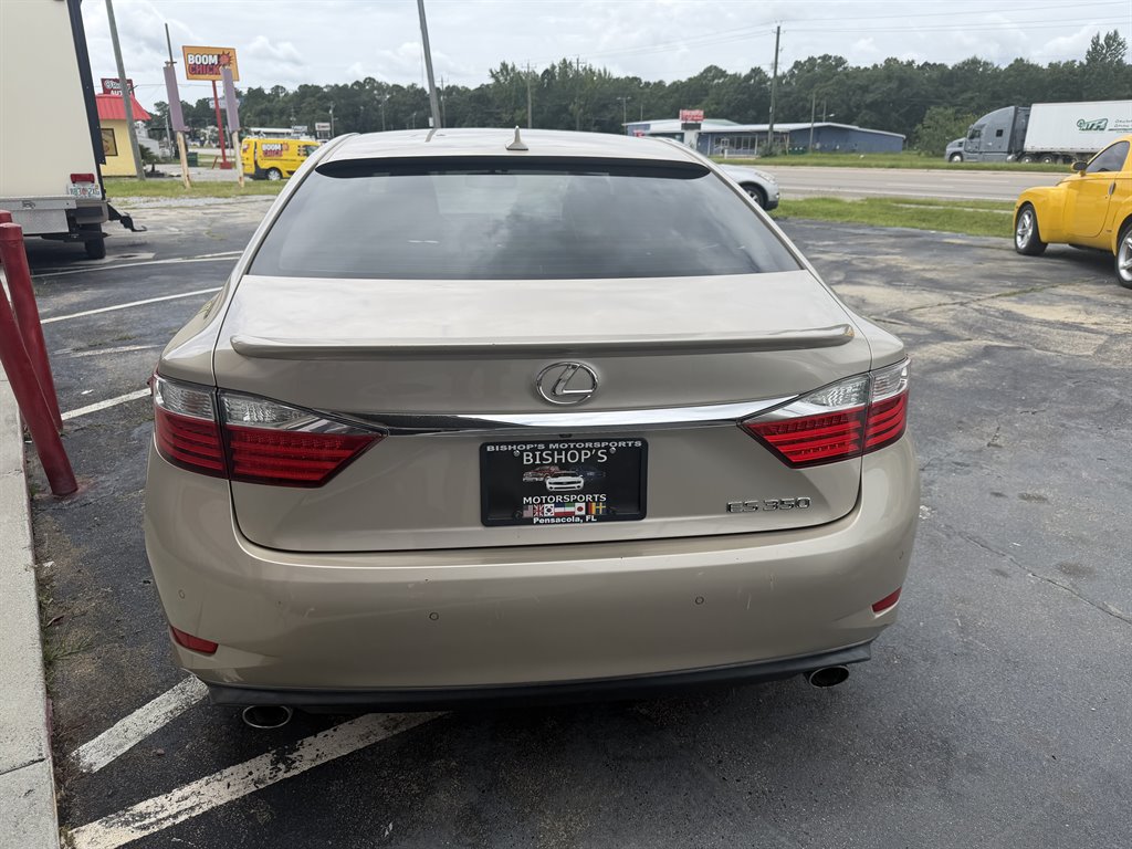2014 Lexus ES - $12,988