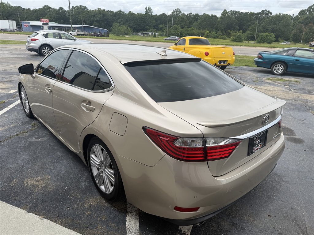 2014 Lexus ES - $12,988