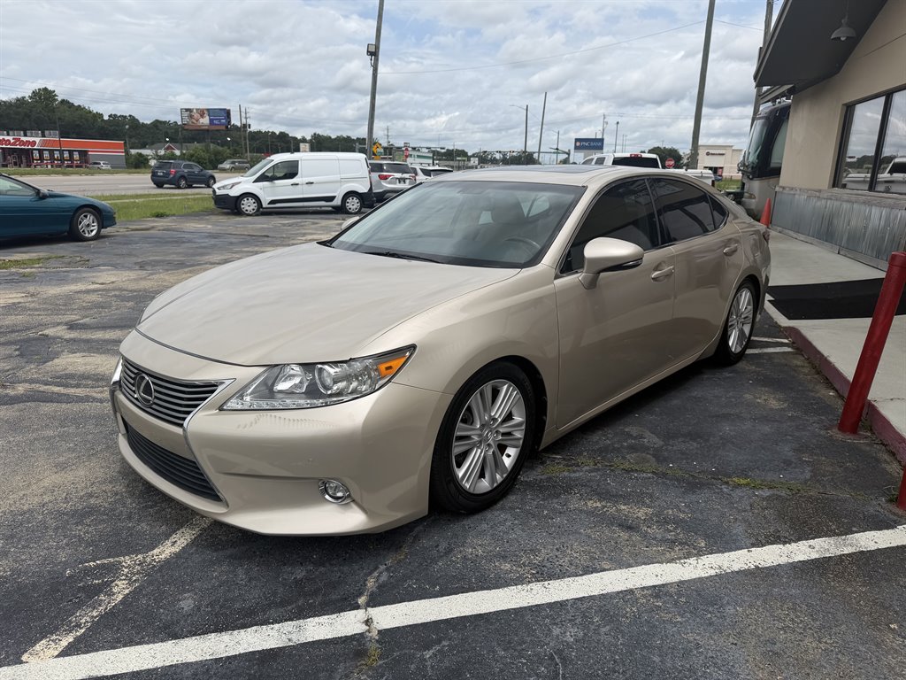 2014 Lexus ES - $12,988