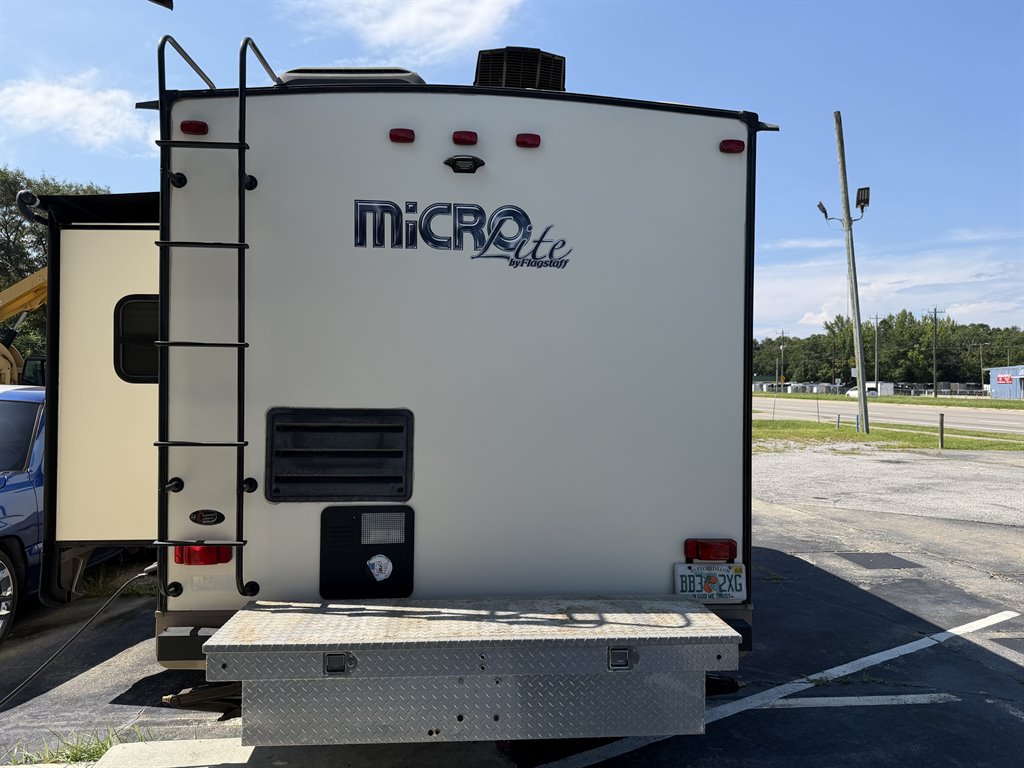2018 Flagstaff Micro Mini 21ds - $12,988