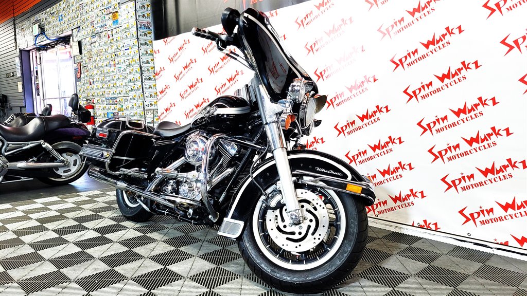 2003 Harley-Davidson Ultra Classic Annive MC: Motorcycle photo