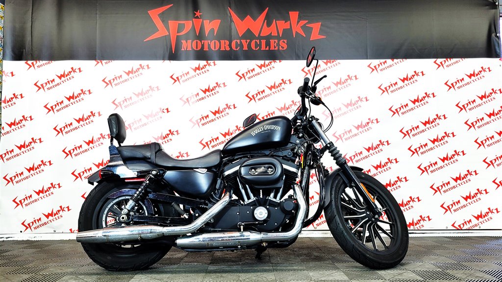 The 2014 Harley-Davidson Sportster Iron XL883 MC: Motorcycle photos