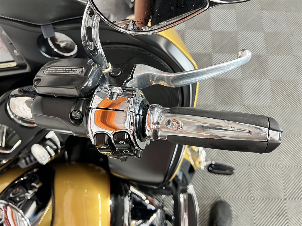 2017 Harley-Davidson FLHX - $13,000