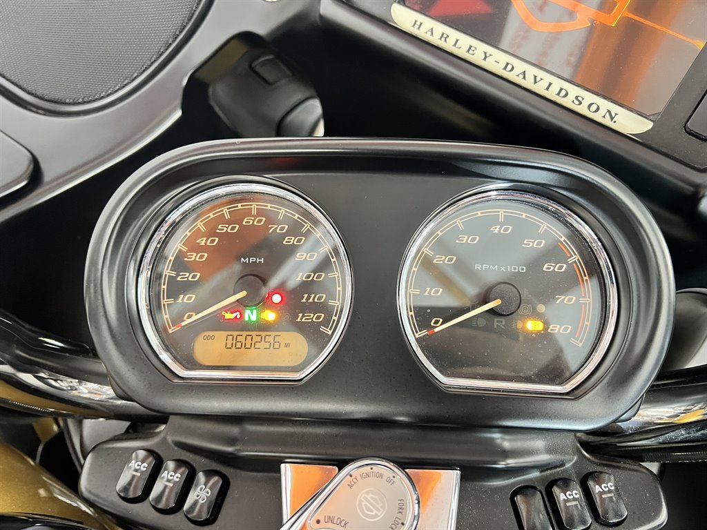 2017 Harley-Davidson FLHX - $13,000